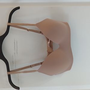 Victoria's Secret T-Shirt Wireless bra, 34D